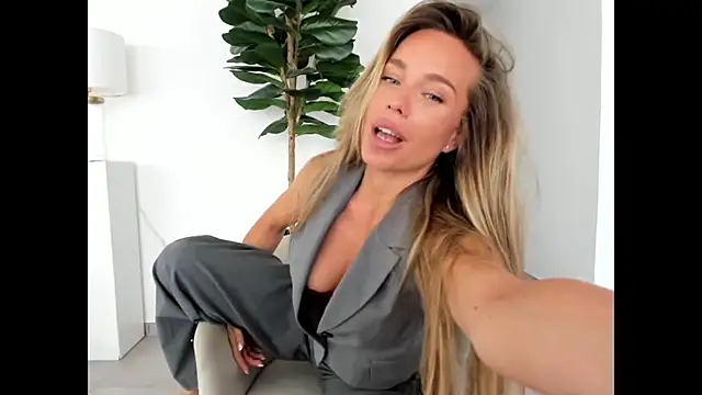 Kalyssy online show from July 2026 12:55:01 PM