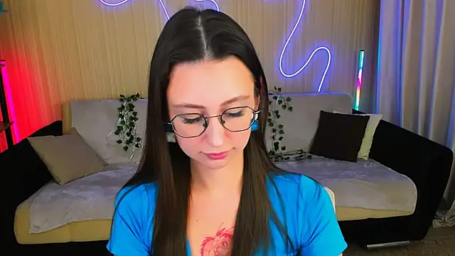 YourLovellyStory online show from October 2025 04:20:02 PM