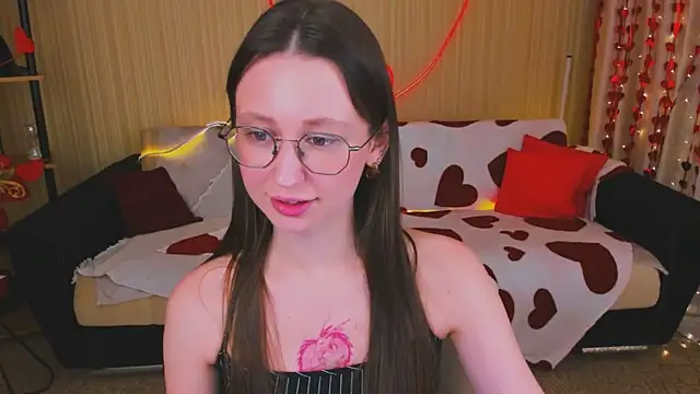 YourLovellyStory online show from February 2026 02:27:02 PM