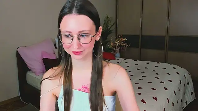 YourLovellyStory online show from April 2026 11:26:02 AM