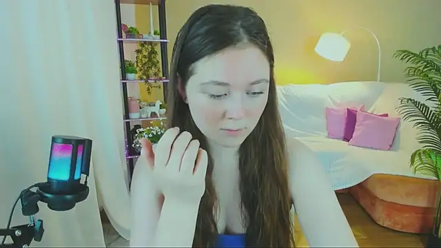 AlluringLookk online show from September 2025 12:08:02 PM