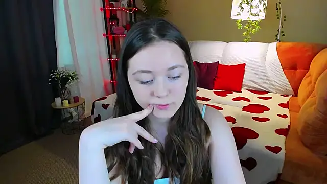 AlluringLookk online show from March 2026 11:43:01 AM