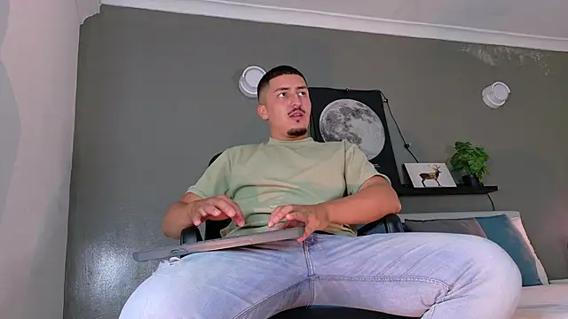 MrFox   online show from October 2025 07:29:02 PM