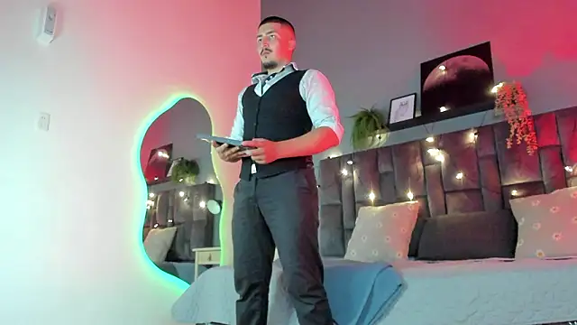 MrFox   online show from February 2026 07:28:01 PM