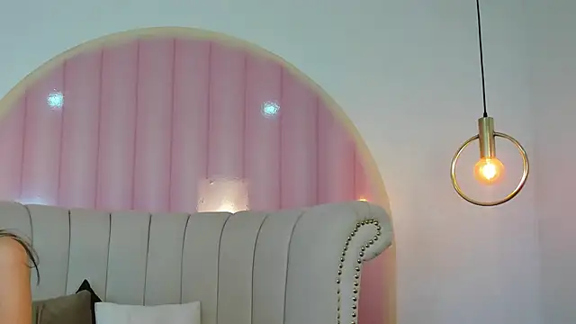 Emilia Bons online show from November 2025 01:23:01 PM