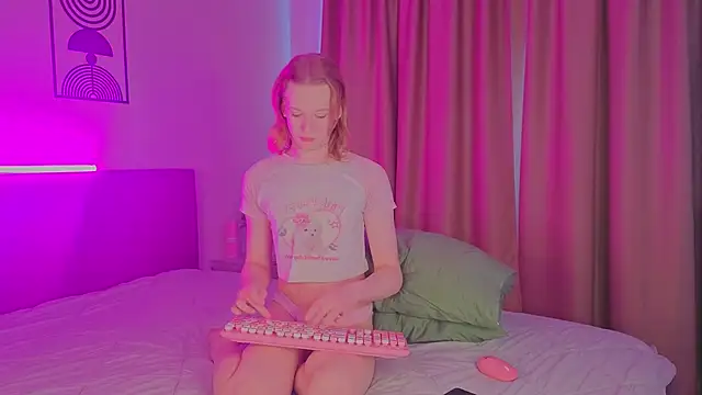 Olivia-Pink online show from June 2026 07:32:02 AM