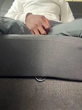 Snapshot of Dickey-B-RSA chatting on November 2025 06:25:02 AM Dickey-B-RSA online show from November 2025 06:25:02 AM