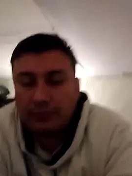 Snapshot of millanto chatting on April 2026 03:44:02 AM millanto online show from April 2026 03:44:02 AM