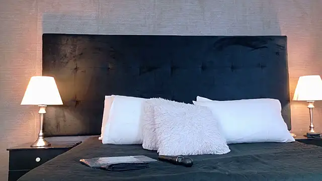 Snapshot of SophiaSummer chatting on March 2026 12:07:01 PM SophiaSummer online show from March 2026 12:07:01 PM