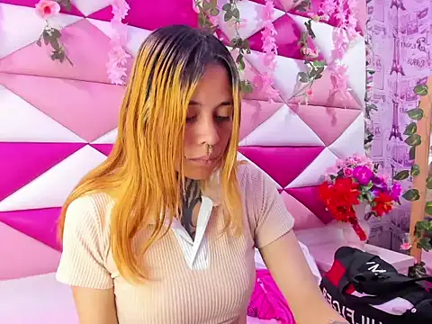 Snapshot of Sofii_Anal_ chatting on October 2025 02:53:01 AM Sofii Anal online show from October 2025 02:53:01 AM