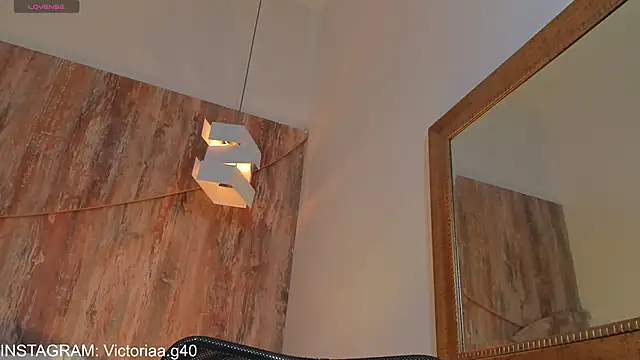 victoria giraldo online show from November 2025 03:05:01 AM