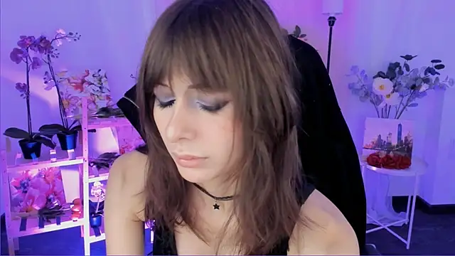 CrystallBloom online show from December 2025 04:12:02 PM