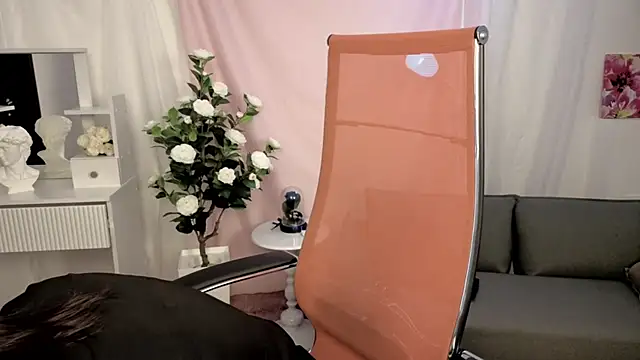 CrystallBloom online show from April 2026 01:19:01 AM