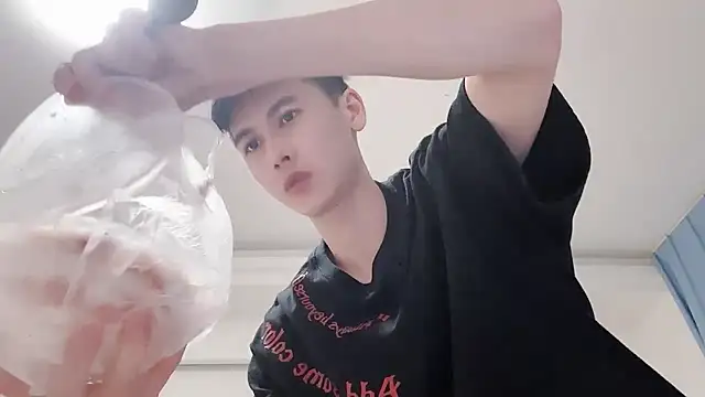 Snapshot of xiaojie2563 chatting on August 2026 09:44:02 AM xiaojie2563 online show from August 2026 09:44:02 AM