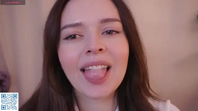 BlissHey online show from October 2025 04:14:02 PM