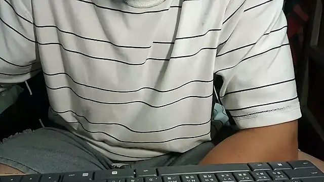 bigbb101011 online show from November 2025 01:55:01 PM