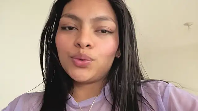 Candela    online show from April 2026 07:11:02 PM