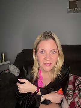 Lexi-Lux-X online show from February 2026 02:06:02 AM