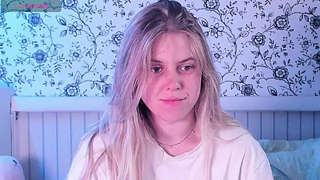Snapshot of AngelAnty chatting on June 2026 03:33:01 PM AngelAnty online show from June 2026 03:33:01 PM