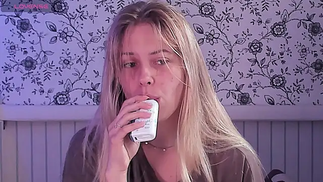Snapshot of AngelAnty chatting on July 2026 01:29:02 PM AngelAnty online show from July 2026 01:29:02 PM