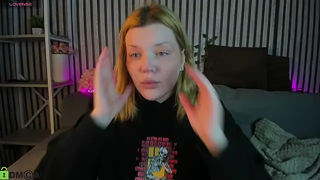 Michele Greenn online show from April 2026 01:03:01 AM