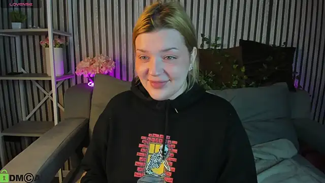 Michele Greenn online show from April 2026 01:11:02 AM