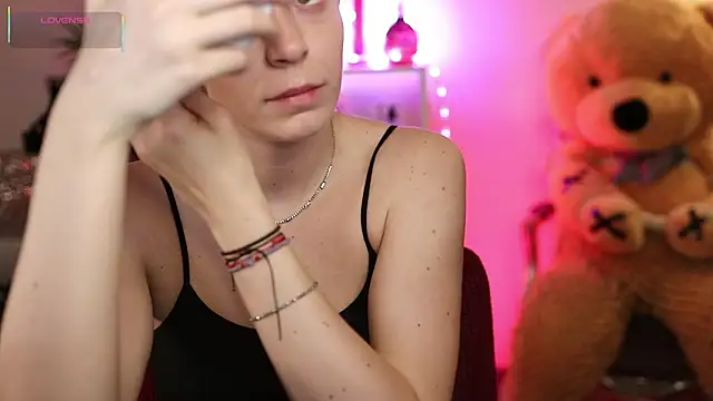 NovaHollisx online show from March 2026 04:02:02 AM