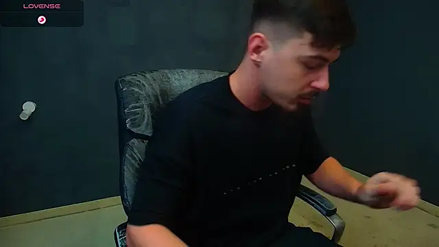 EnzoRace online show from November 2025 05:46:01 AM