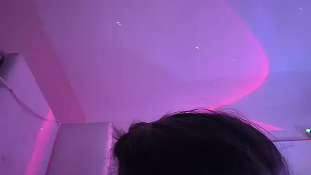 Snapshot of SparklesB1tch chatting on May 2026 10:14:02 PM SparklesB1tch online show from May 2026 10:14:02 PM