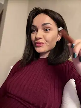 SaraLow online show from April 2026 09:45:02 AM