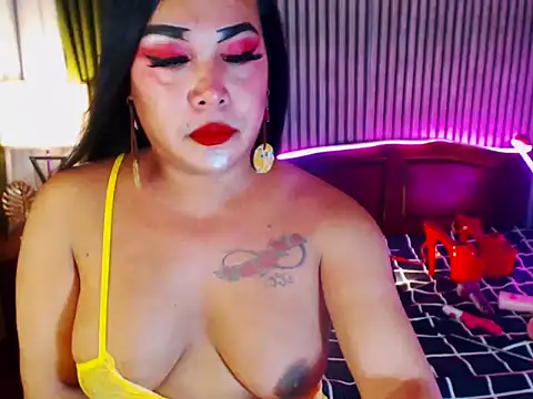 Snapshot of CumFactoryLuna chatting on April 2026 09:51:02 AM CumFactoryLuna online show from April 2026 09:51:02 AM