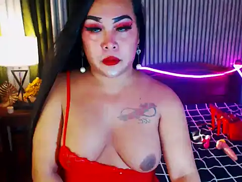 Snapshot of CumFactoryLuna chatting on April 2026 02:04:01 PM CumFactoryLuna online show from April 2026 02:04:01 PM
