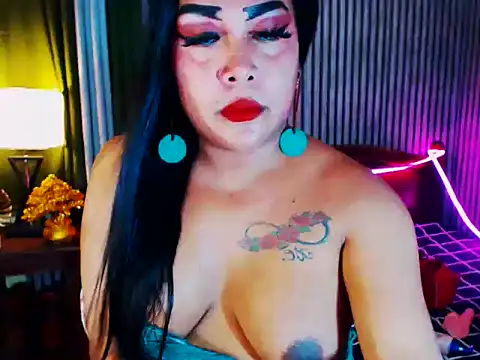 Snapshot of CumFactoryLuna chatting on May 2026 12:11:01 PM CumFactoryLuna online show from May 2026 12:11:01 PM