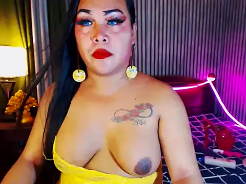 Snapshot of CumFactoryLuna chatting on May 2026 10:42:01 AM CumFactoryLuna online show from May 2026 10:42:01 AM