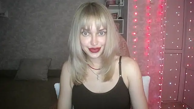 NickyAdamidi online show from September 2025 05:23:01 PM