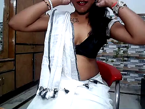 Snapshot of HOT_AARVI11 chatting on September 2025 05:01:02 AM HOT AARVI11 online show from September 2025 05:01:02 AM