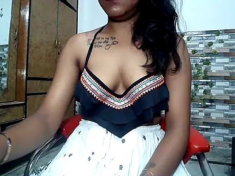Snapshot of HOT_AARVI11 chatting on October 2025 06:06:01 PM HOT AARVI11 online show from October 2025 06:06:01 PM