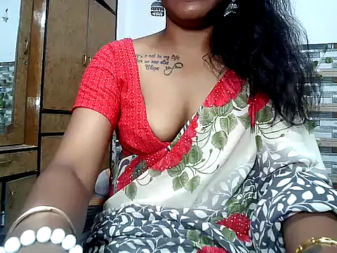 Snapshot of HOT_AARVI11 chatting on October 2025 03:34:01 PM HOT AARVI11 online show from October 2025 03:34:01 PM