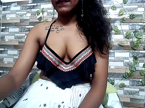 Snapshot of HOT_AARVI11 chatting on October 2025 03:57:02 PM HOT AARVI11 online show from October 2025 03:57:02 PM