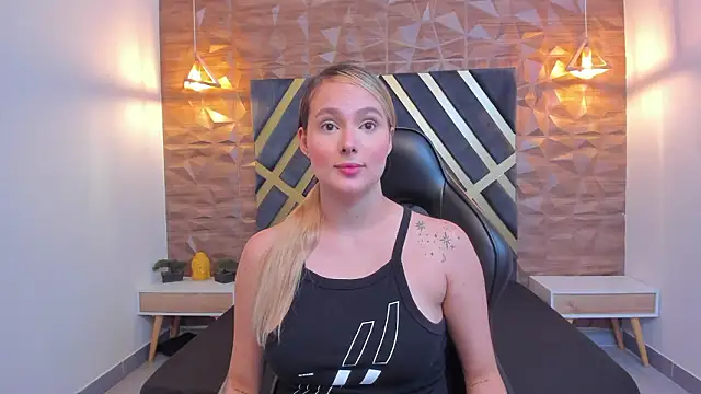 Emmaa white  online show from January 2026 05:16:01 PM