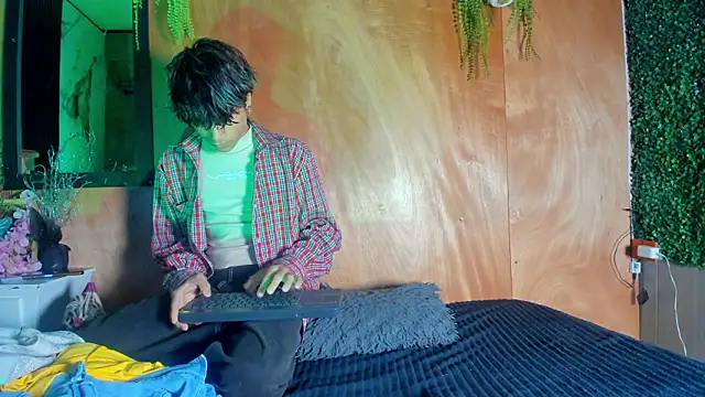 spicy adonhis online show from March 2026 09:26:01 AM