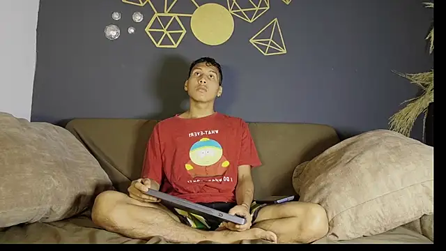 spicy adonhis online show from April 2026 01:36:02 PM