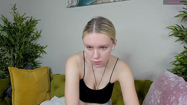 Casey Miller online show from October 2025 01:25:02 AM