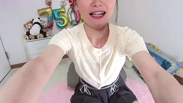 Snapshot of yuzukichi_jp chatting on May 2026 12:44:01 PM yuzukichi jp online show from May 2026 12:44:01 PM
