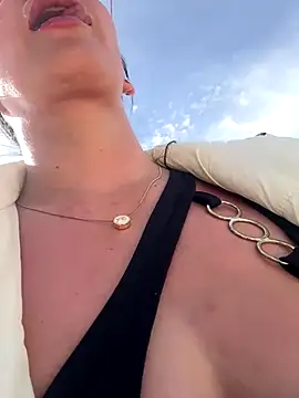 Ninabigtitied online show from September 2025 10:53:02 AM