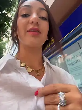 Ninabigtitied online show from December 2025 01:16:01 PM