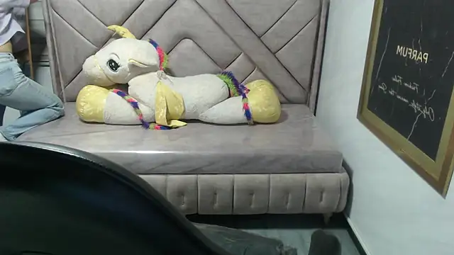 Velvet Moon V online show from December 2025 01:31:02 PM