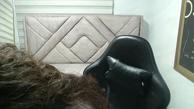 Snapshot of Velvet_Moon_V chatting on February 2026 08:24:01 PM Velvet Moon V online show from February 2026 08:24:01 PM