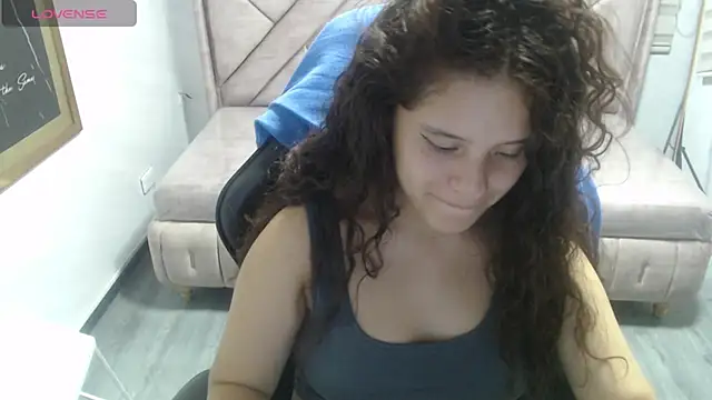 Snapshot of Velvet_Moon_V chatting on February 2026 07:53:02 PM Velvet Moon V online show from February 2026 07:53:02 PM