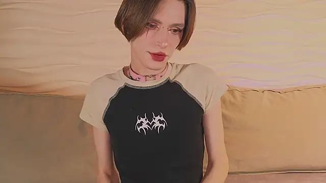 madi snow online show from November 2025 05:07:01 AM